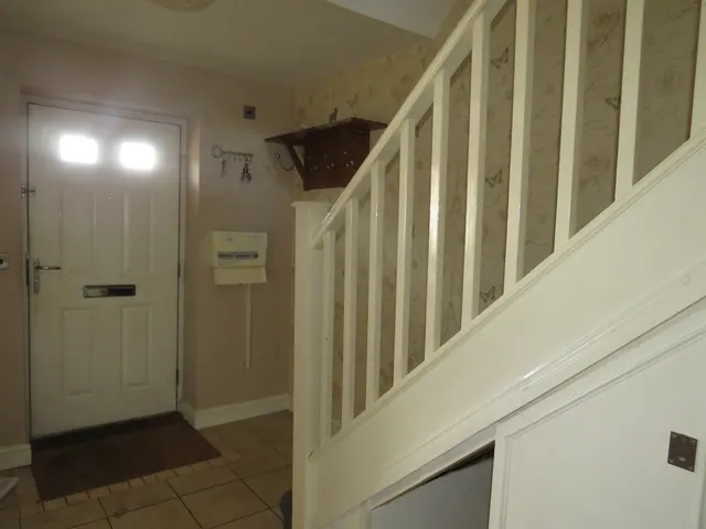 Photo 2 — Kingfisher Close, Wellingborough
