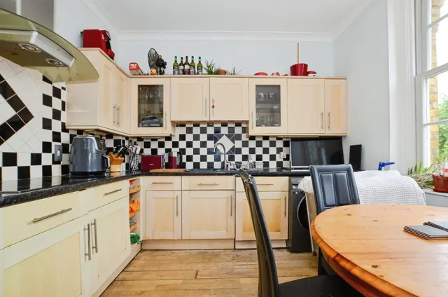 Keele Close, Watford, photo 1
