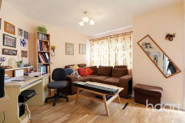 Hitherwell Drive, Harrow, HA3, photo 3