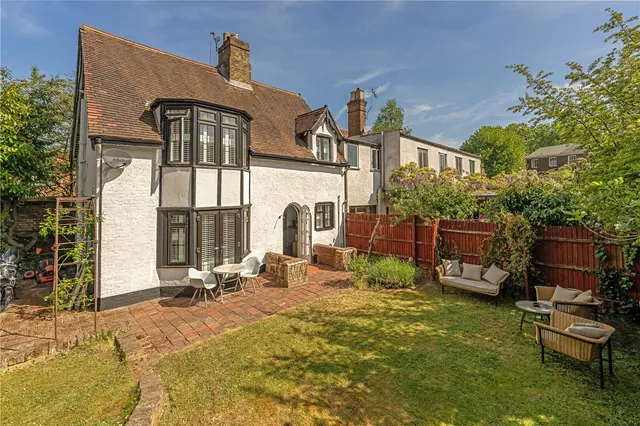 Church Street, Hampton, Middlesex, TW12 2EG, photo 1