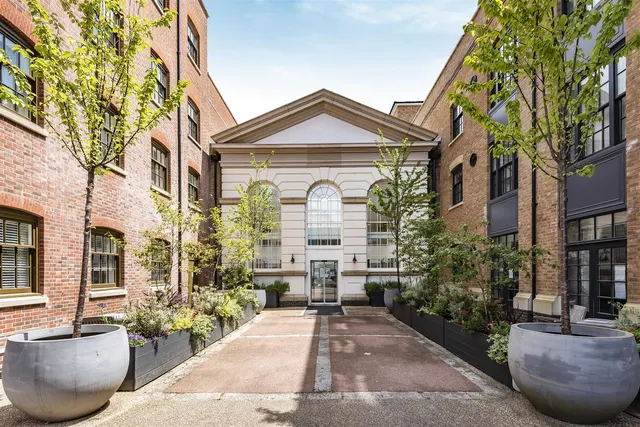 Bowes Lyon Place, Poundbury, DT1, photo 1