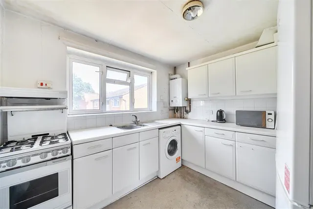 Byron Road, Wembley, photo 3