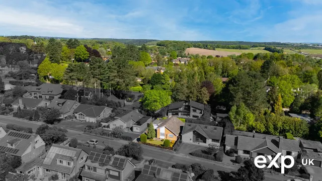 Milton Crescent, Ravenshead, photo 3
