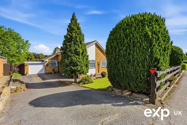 Milton Crescent, Ravenshead, photo 1