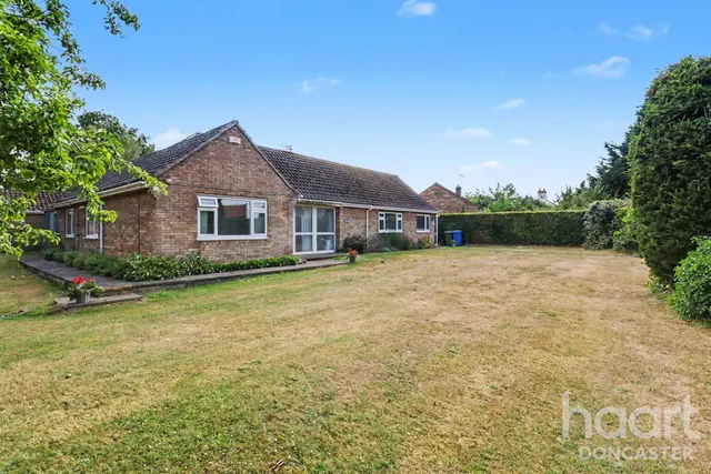 High Street, Misterton, DN10, photo 1