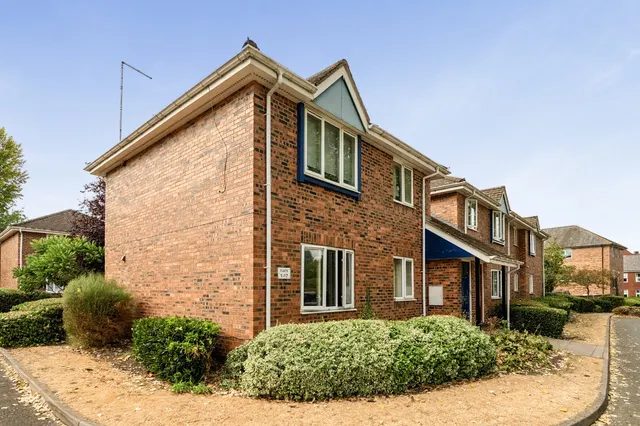 Corinthian Court, Alcester, B49, photo 1