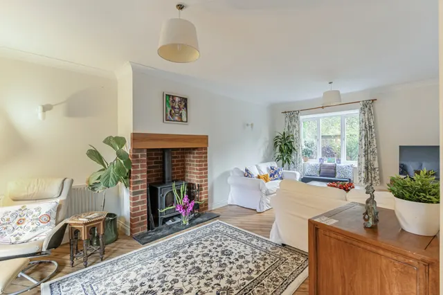 Firs Road, Salisbury, SP5, photo 3