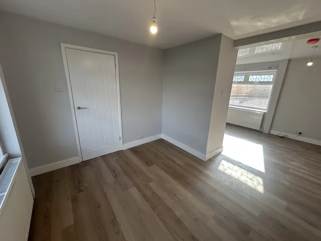 Kingston Road, S81, photo 3