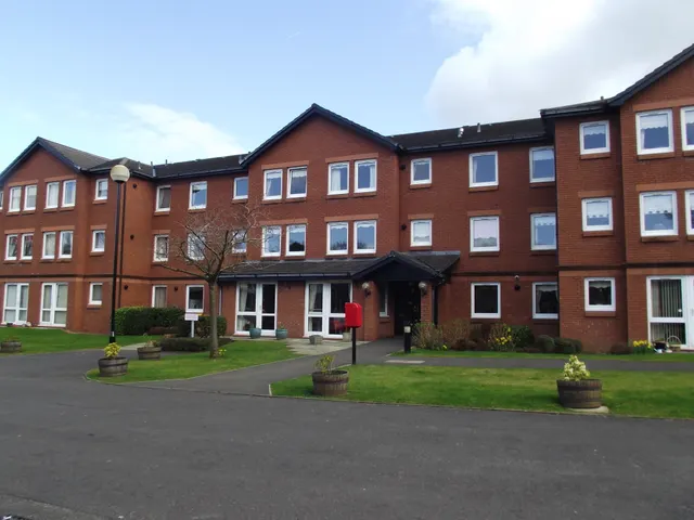 Muirfield Court, Muirend Road, photo 1
