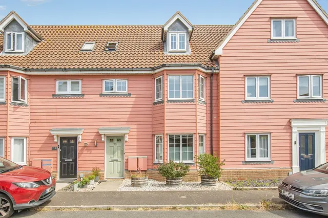 Meadow Crescent, Purdis Farm, IP3, photo 1