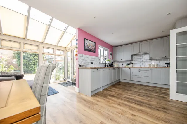 Meadow Crescent, Purdis Farm, IP3, photo 2