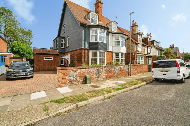 Elmgrove Road, Gorleston, Great Yarmouth, photo 1
