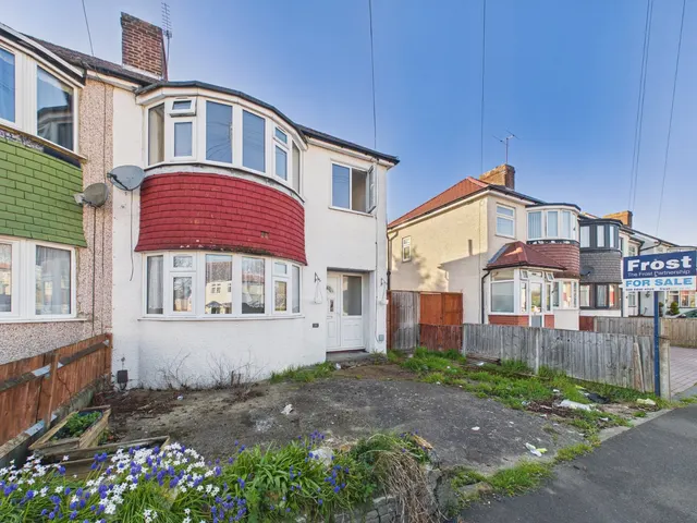 Raleigh Road, Feltham, TW13, photo 1