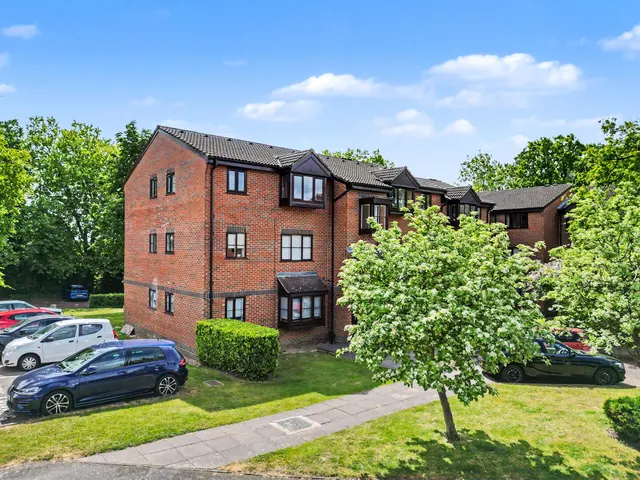 Gladbeck Way, Enfield, EN2, photo 1