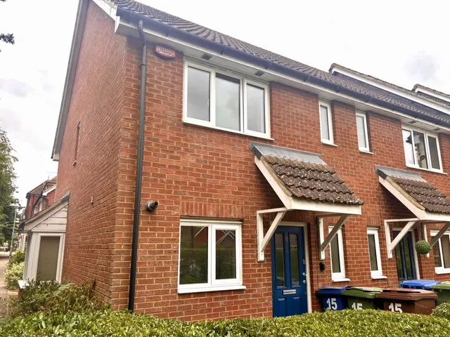 Barnfields Court, Sittingbourne, ME10, photo 1