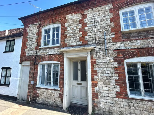Sussex Road, Petersfield, GU31, photo 1