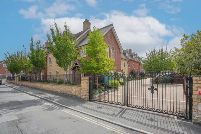 Church Street, OX12, photo 1