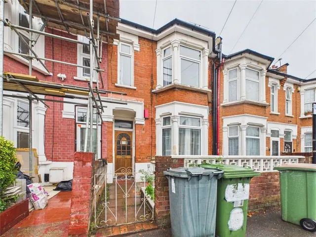 Strone Road, London, E12, photo 1