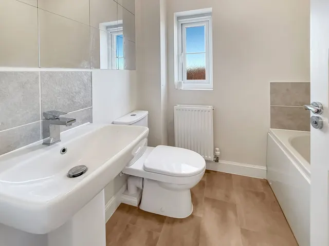 Tortoiseshell Close, Apley, TF1, photo 3