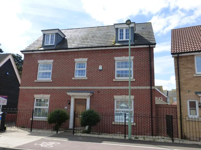 Thistle Way, Red Lodge, BURY ST. EDMUNDS, photo 1