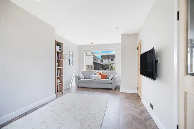 Photo 3 — Brackenbrae Avenue, Bishopbriggs, Glasgow, East Dunbartonshire, G64