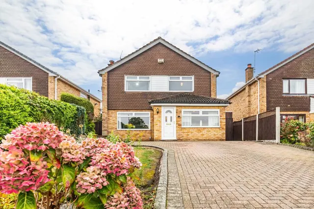4 bedroom house — Horbury Gardens, Little Sutton, Cheshire, CH66