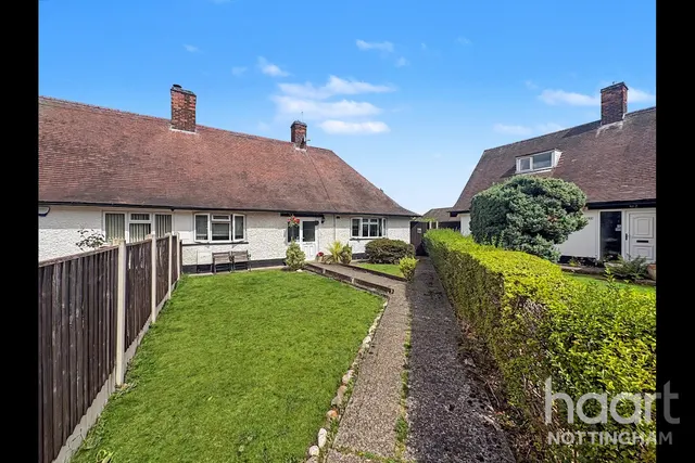 Sutton Passeys Crescent, Wollaton Park, NG8, photo 1