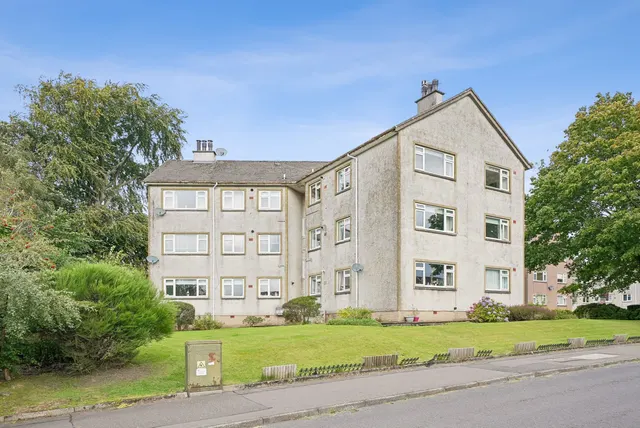 Alexander Avenue, Eaglesham, G76, photo 1