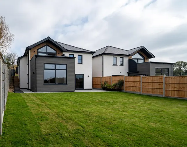 Llwyn Derw, Llanarth, photo 1