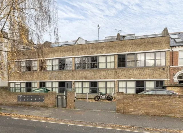 1 bedroom flat, Abbeville Road, Clapham South, SW4
