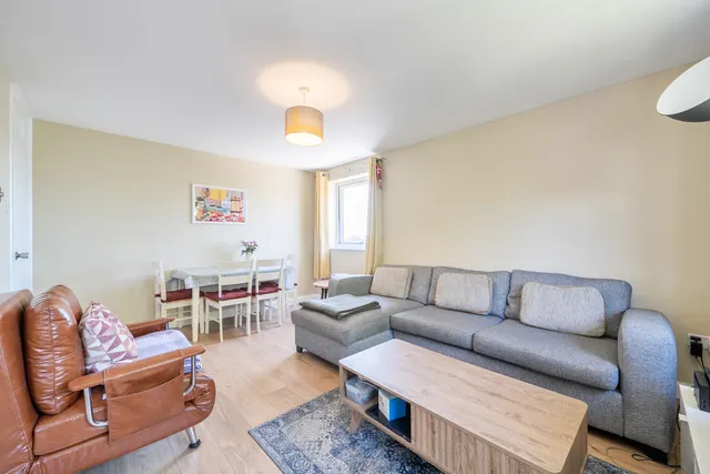 Haslam Close, Ickenham, UB10, photo 3