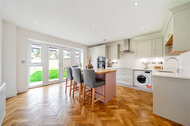Saxon Drive, Heywood, OL10, photo 1
