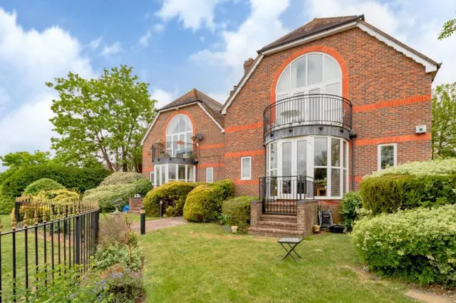 Windsor Road, Old Windsor, SL4, photo 1