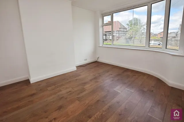 Carrington Lane, Sale, M33, photo 2