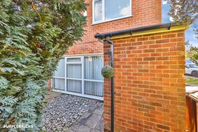 Commodore Gardens, Nottingham, NG8, photo 2