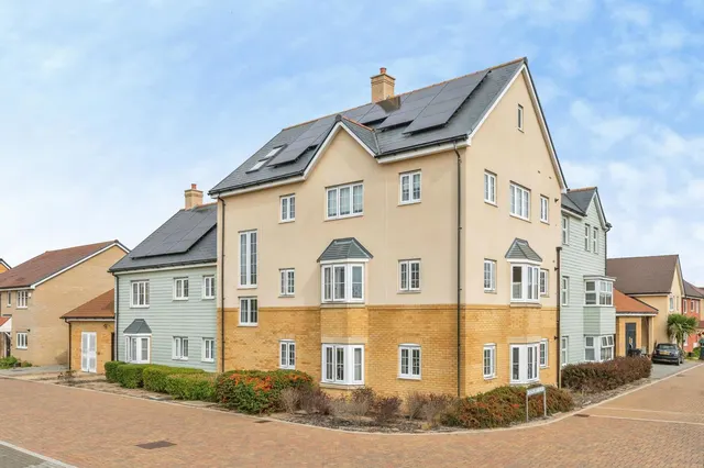 Henry Crescent, Rochford, SS4, photo 1