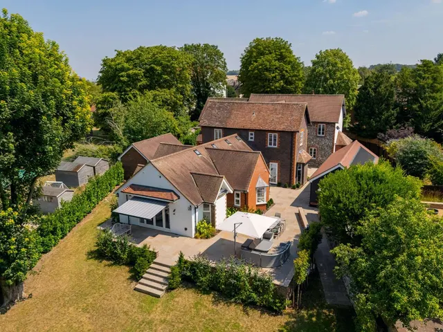 Melbourn Road, Royston, Hertfordshire, SG8 7DB, photo 1