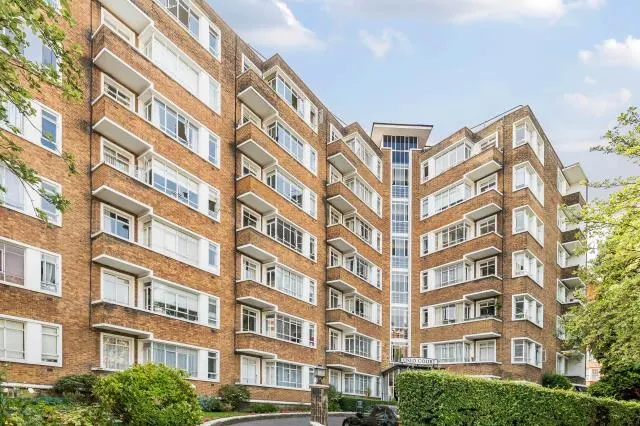 Prince Albert Road, London, NW8, photo 1