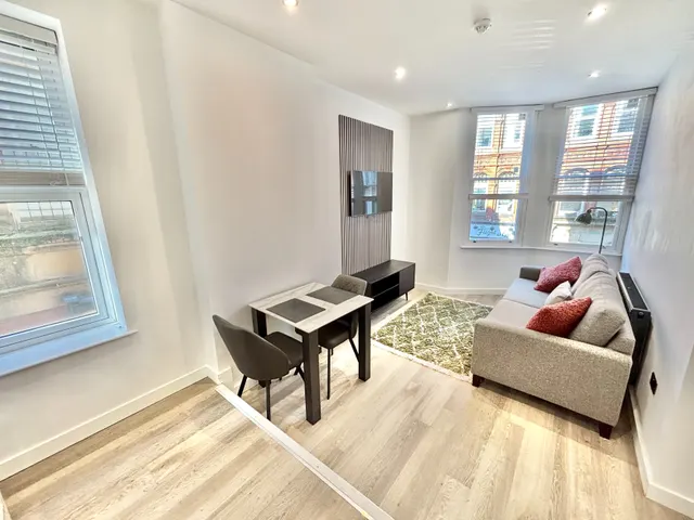 Silver Street, Bury, BL9, photo 1