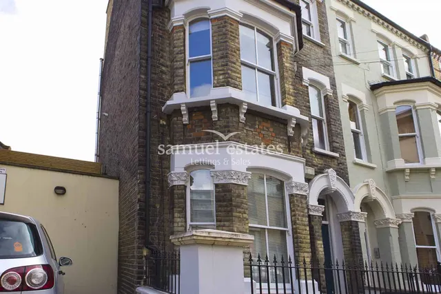 Battersea, London, SW11 1RG, photo 1