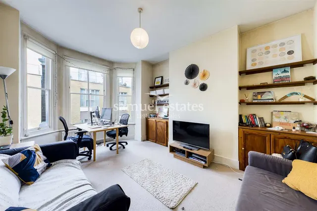 Photo 2 — Battersea, London, SW11 1RG