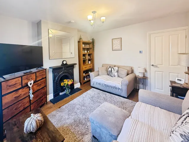 High Street, Crowthorne, RG45, photo 3