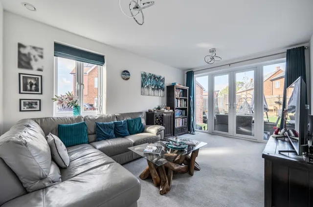 Emperor Road, Basingstoke, RG23, photo 2