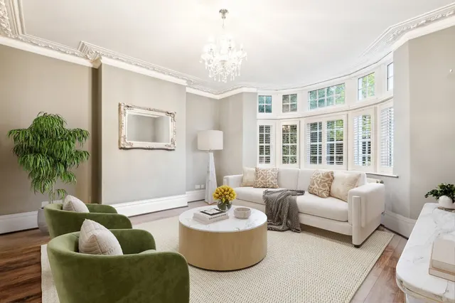 Old Oak Road, London, W3, photo 1