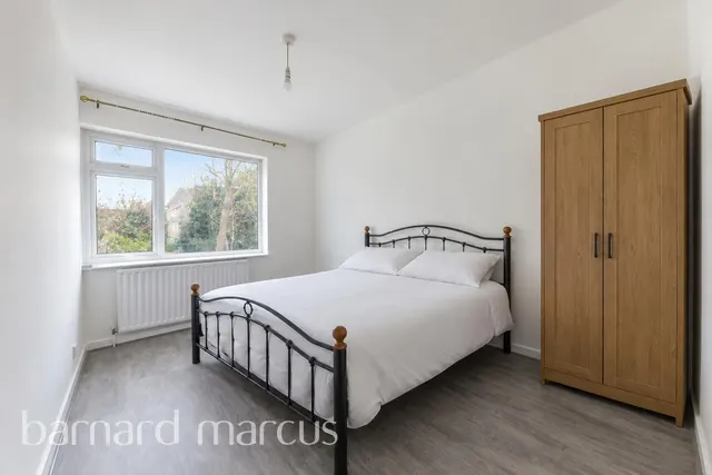 Photo 2 — Clarence Crescent, LONDON