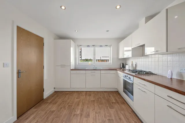 Orion Mews, Woodville Road, SM4, photo 3