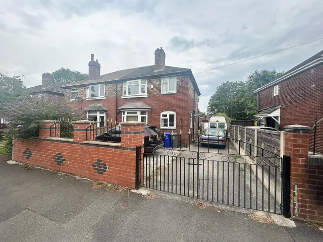 Lane End Road, Burnage, M19, photo 2