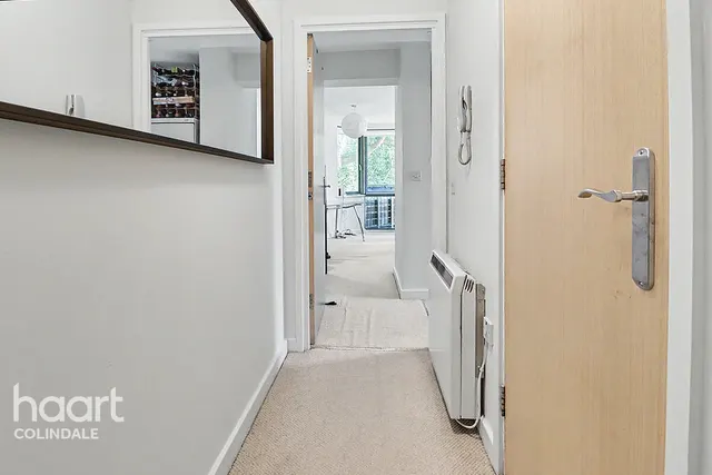 Lanacre Avenue, NW9, photo 1