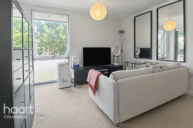 Lanacre Avenue, NW9, photo 3