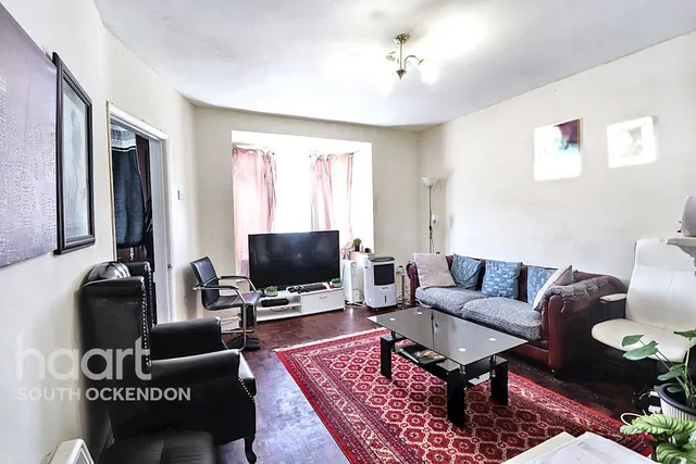Usk Road, Aveley, RM15, photo 3